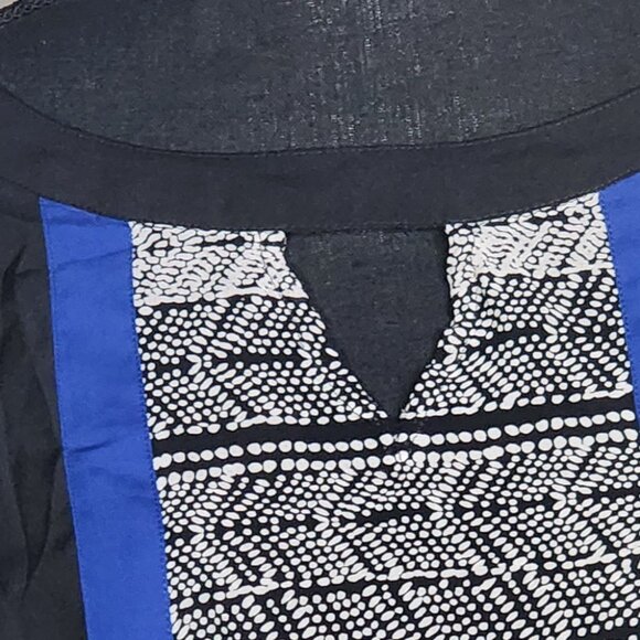 Coldwater Creek Black White Blue Slevless V Notch Native Print Poly Top Sz 1X 18 - Picture 3 of 16
